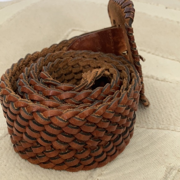 KENNETH COLE BELT. - Picture 2 of 4